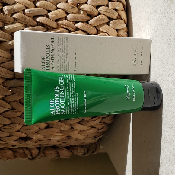 Benton Aloe Propolis Soothing Gel 3.38 oz New Face Moisturizer Fade Acne Scars - Picture 5 of 5